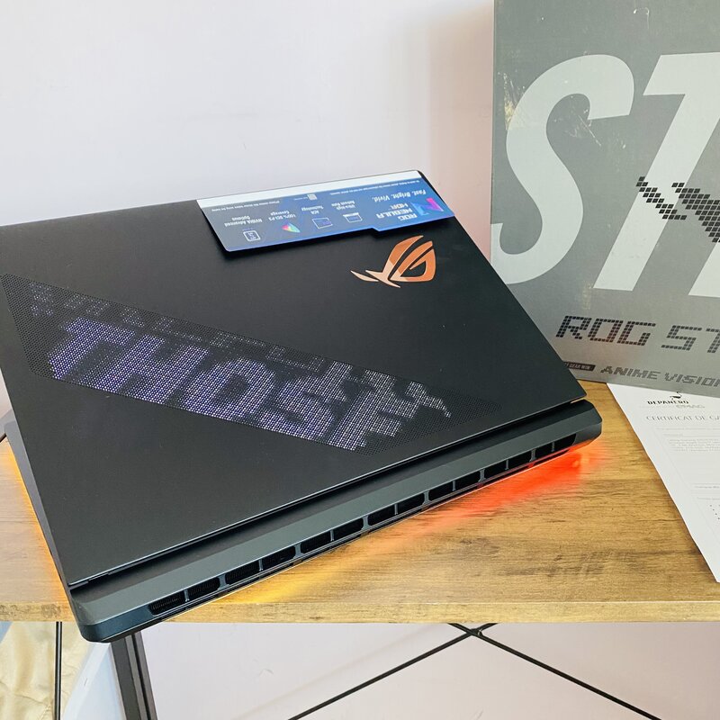 Asus Rog Scar G18, RTX 5090, Intel Ultra 9, 64GB, 2TB, garantie 3 ani, nou